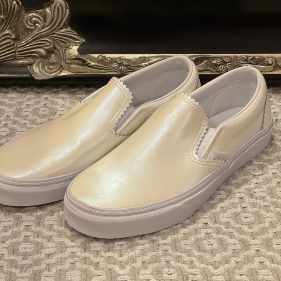 Ladies NEW VANS pearl iridescent ivory 8.5 - Picture 2 of 6